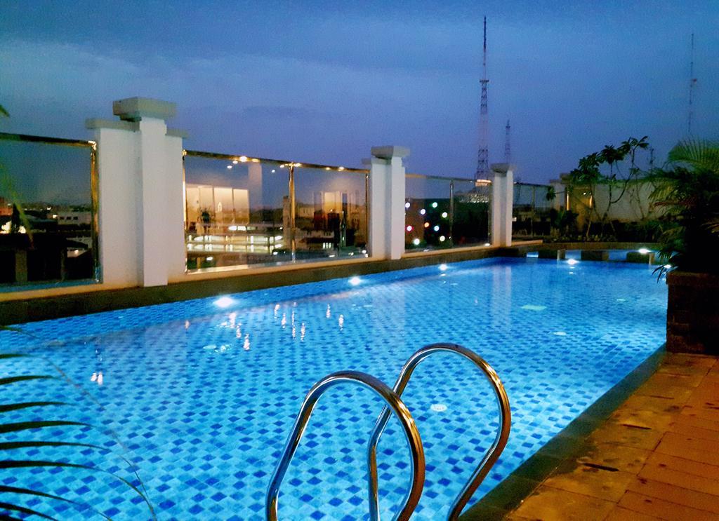 Swiss-Belinn Tunjungan Сурабая Экстерьер фото